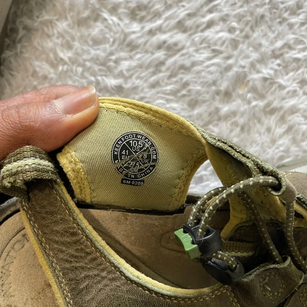 KEEN Newport H2 Leather Hiking Sandals Mens 10.5 Olive Green Waterproof Outdoor